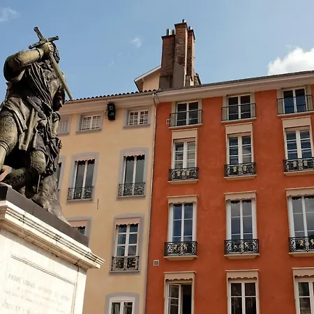 Historic Centre Studio, St-andre & Bastille View! * Grenoble